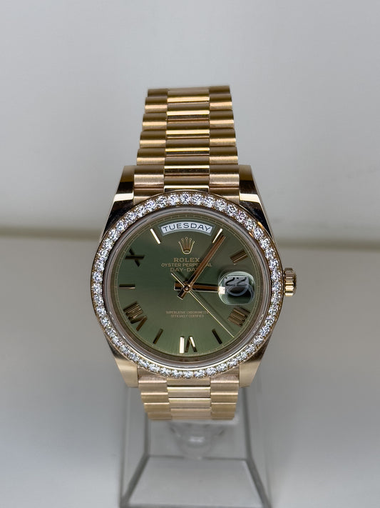 ROLEX DAY-DATE 40 - ROSE GOLD - OLIVE & DIAMONDS DIAL