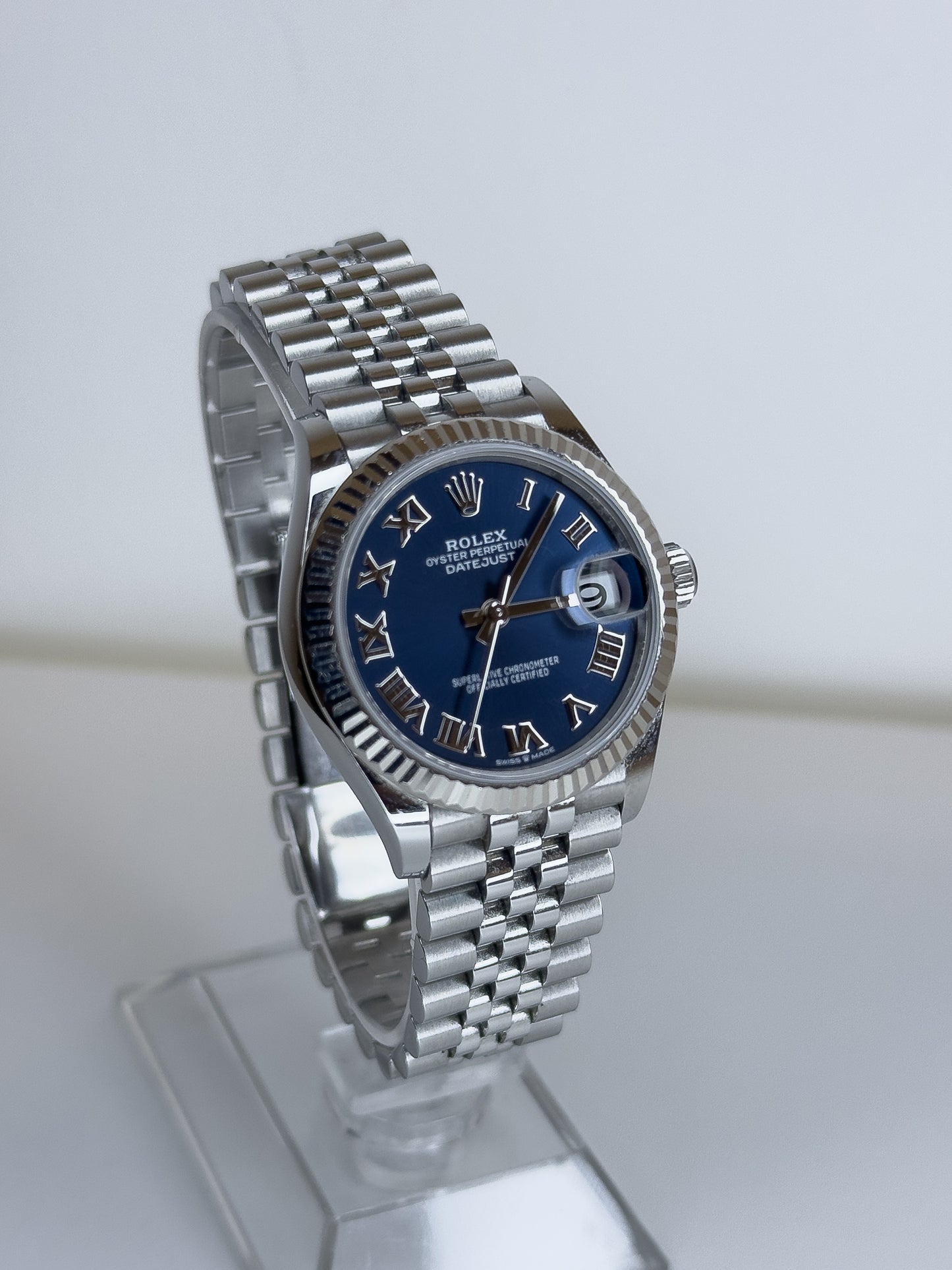 ROLEX DATEJUST 31 - OYSTERSTEEL - ROMANS NUMERIALS & BLUE DIAL