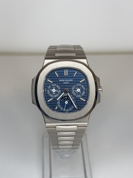 PATEK PHILIPPE - NAUTILUS CALENDAR - WHITE GOLD - BLUE DIAL