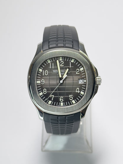 PATEK PHILIPPE AQUANAUT - WHITE GOLD - BLACK DIAL