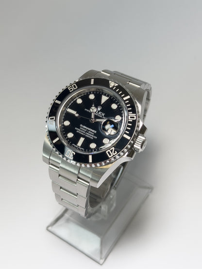 ROLEX SUBMARINER DATE - OYSTERSTEEL - BLACK DIAL