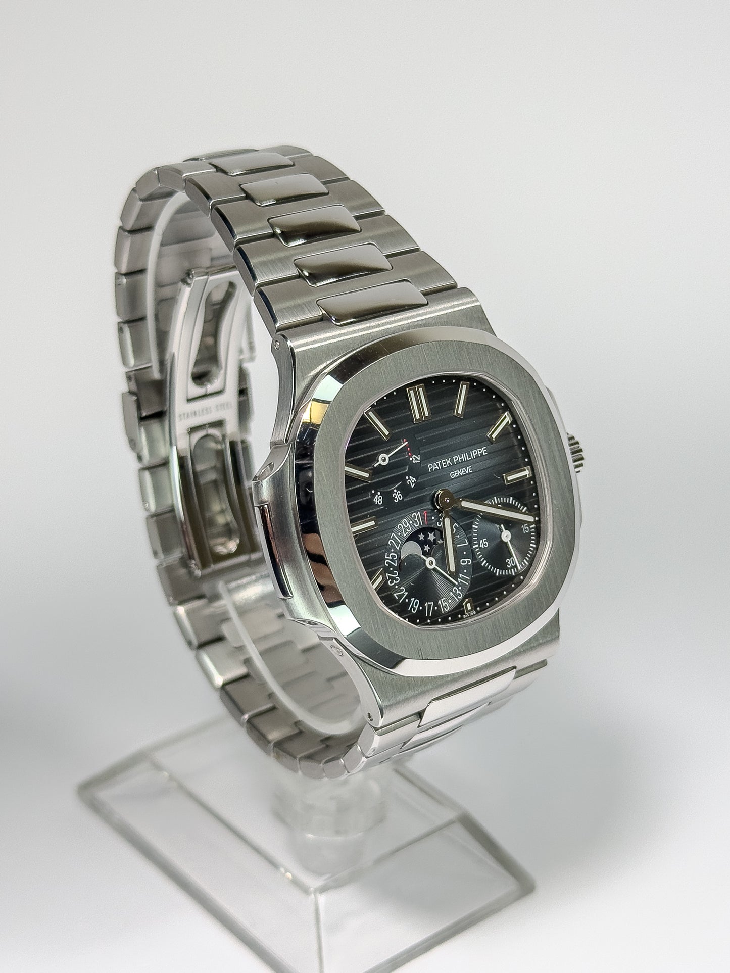 PATEK PHILIPPE NAUTILUS - NAVY BLUE DIAL