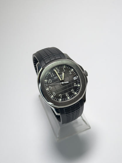 PATEK PHILIPPE AQUANAUT - WHITE GOLD - BLACK DIAL